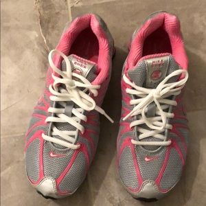 Never worn Nike shox!